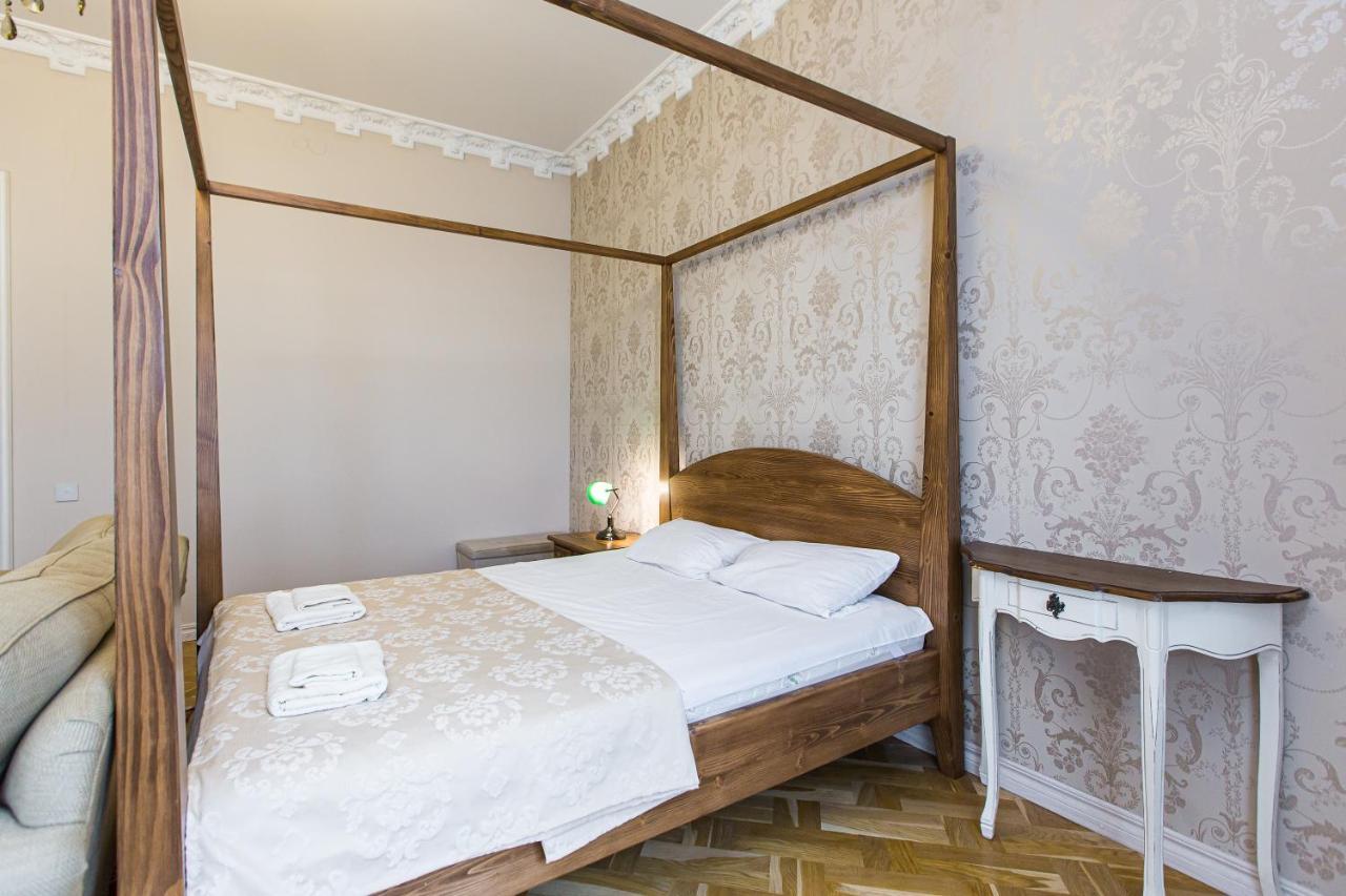 Австрійська Квартира В Центрі На Вулиці Михальчука 5 Lviv Exterior foto